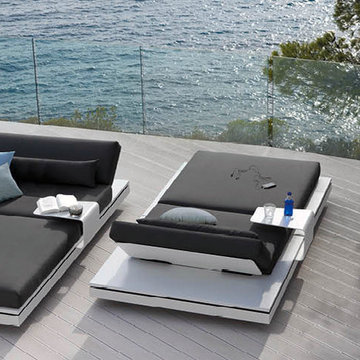 MANUTTI BELGIAN OUTDOOR FURNITURE