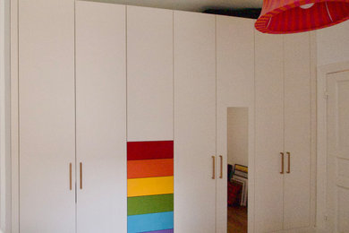 Einbauschrank mit Rainbow-Highlight