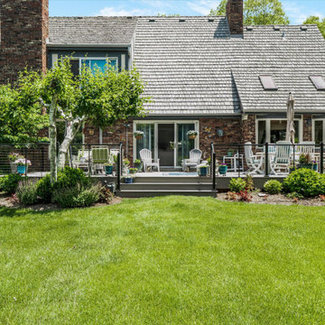 Deer Park Composite Deck with TimberTech® Reserve Driftwood & Westbury Bella Cav