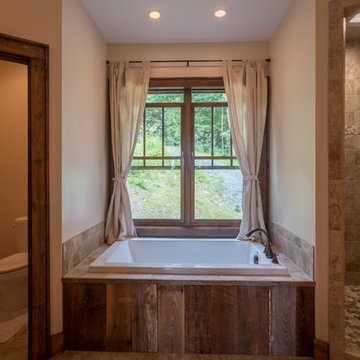 Rustic Retreat in Lost Creek