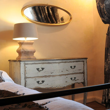INTERNO, CASA IN CAMPAGNA, CAMERA DA LETTO, DETTAGLIO