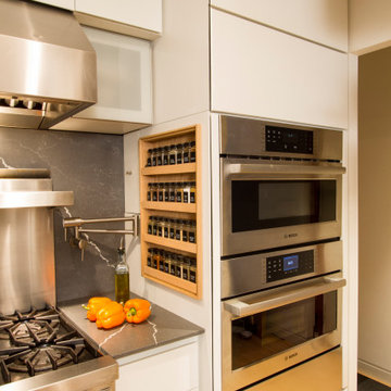 EXPANDING KITCHEN BEYOUND IT'S FOUR WALLS / Architecture - Interior designsteam