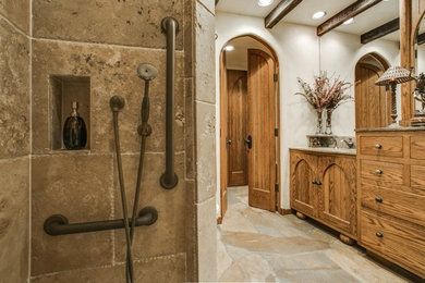 Transitional home design photo in Dallas