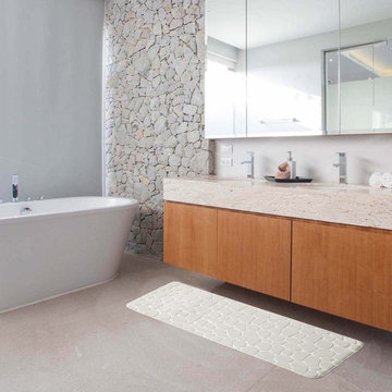 Stylish & Functional Bathroom Mats by Evideco
