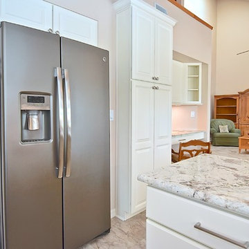 Bright Traditional Kitchen Remodel // Bradenton, Florida