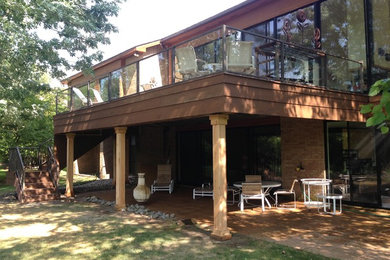 Inspiration for a modern home design remodel in Detroit