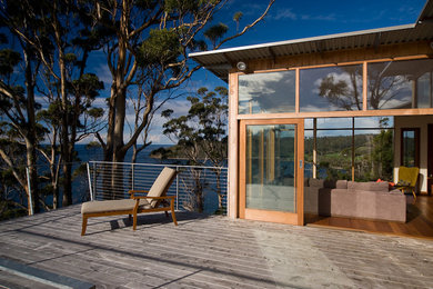 Photo of a beach style deck in Hobart.