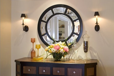Entryway - contemporary entryway idea in DC Metro