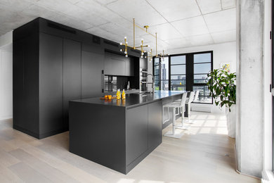 Kitchen - contemporary kitchen idea in Montreal