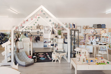 MINI MINT RETAIL SPACE