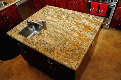 Example of a classic kitchen design in Albuquerque