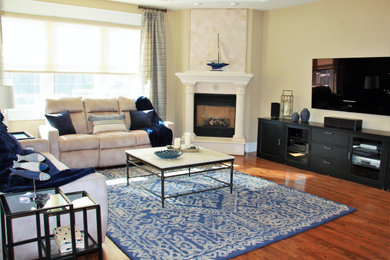 Transitional home design photo in Tampa