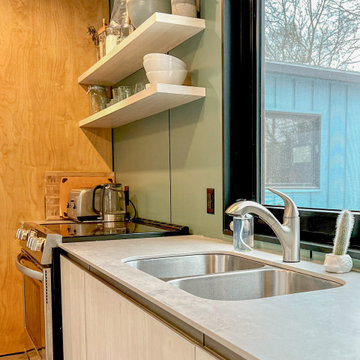 Tiny Beach House Kitchen: Tiny, ON
