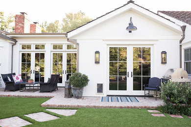 Inspiration for a transitional exterior home remodel in Los Angeles