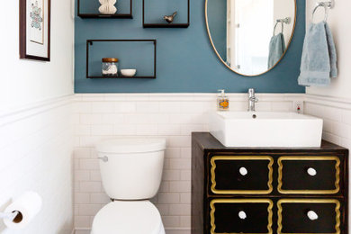 Example of an eclectic bathroom design in Phoenix