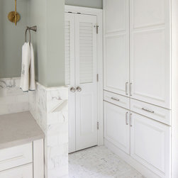 Wellborn Cabinet's Linen Closet - Products