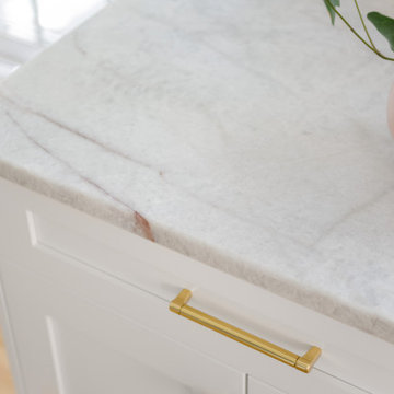 White and bright with Quartzite - Compact Kitchen