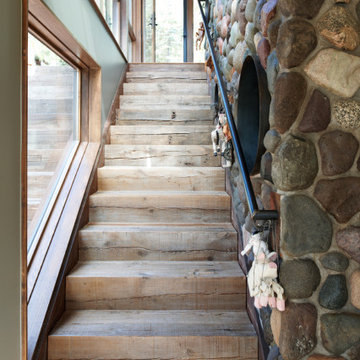 FAMILIAR CABIN