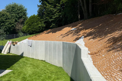 Inspiration for a contemporary landscaping in Munich.