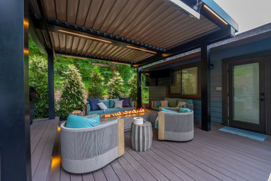 Deck - modern deck idea in Seattle