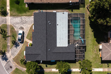 Home design - contemporary home design idea in Miami