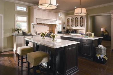 Example of a minimalist kitchen design in Atlanta