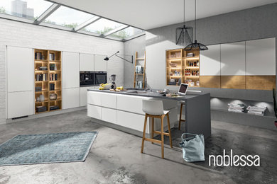 Kitchen - contemporary kitchen idea in Phoenix