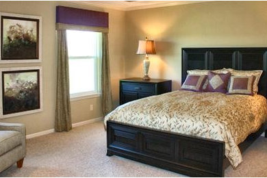 This is an example of a classic bedroom in Kansas City.