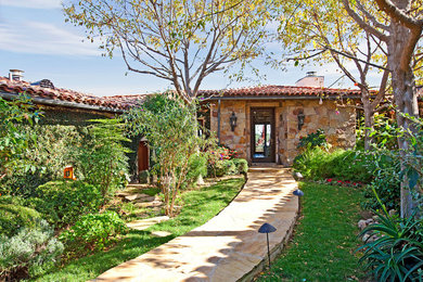 Tuscan exterior home photo in Los Angeles
