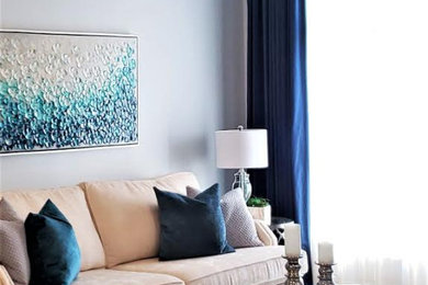 Living room - transitional living room idea in Toronto