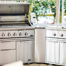 Outdoor Kitchen
