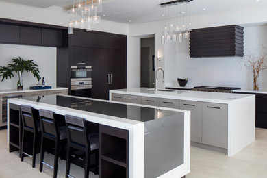 Trendy kitchen photo in Orlando