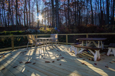 Inspiration for a timeless deck remodel in New York