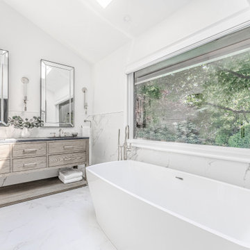 Exquisite Fully Loaded Master Bathroom in East Hills