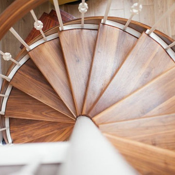 Wallnut Curved with continuous handrail