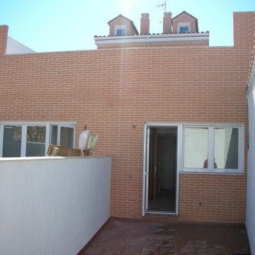 Edificio 4 apartamentos, 242,05 metros cuadrados.