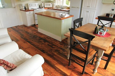 Mountain style kitchen photo in Vancouver