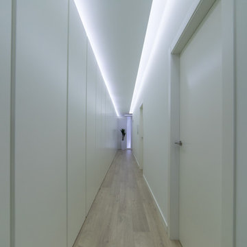 Armario con iluminación indirecta