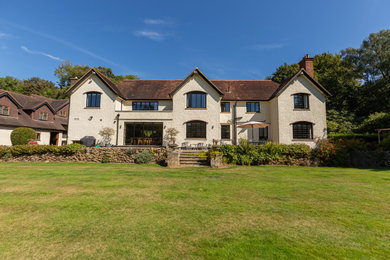Traditional Home in Oxted