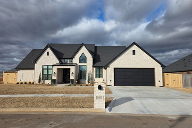 Inspiration for an exterior home remodel in Oklahoma City