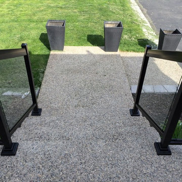 Aluminum and Glass Porch Railings - 109