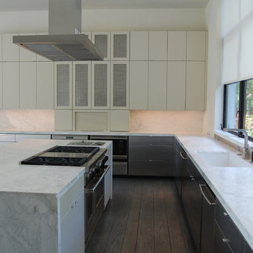 Contemporary Kitchen-Paint/Stainless Steel