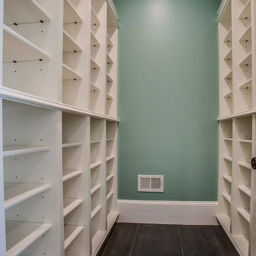 Unique Features & Closets