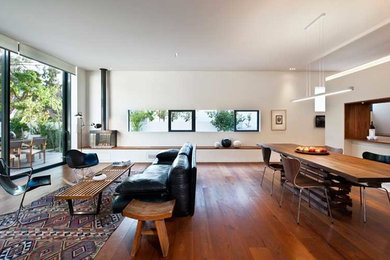 Example of a trendy home design design in Tel Aviv