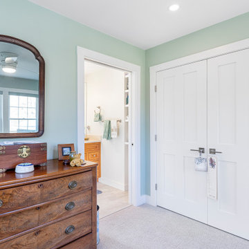In-Law Suite, Holliston