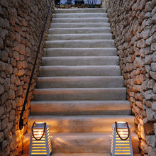 Stairs/Banisters/Moldings