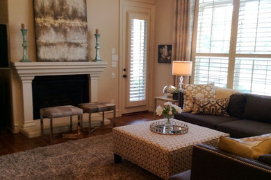 Living room - transitional living room idea in Dallas