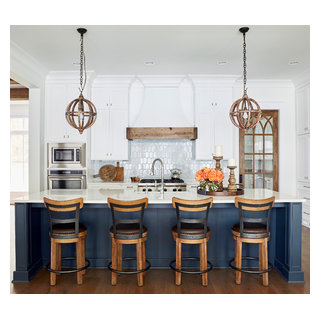 Lake Retreat - Beach Style - Kitchen - Raleigh - by Rebecca Driggs ...