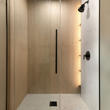 Balcones Woods | Contemporary Bathroom