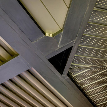 Adjustable Pergola with Pan Roofs Feat. Phantom Motorized Screens